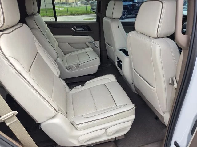 Used 2025 White GMC Denali image 15
