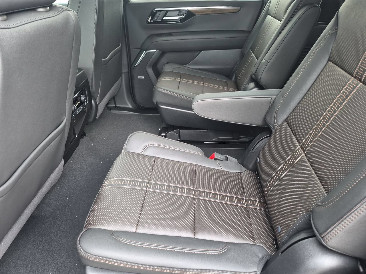 New 2026 Sterling Gray Metallic Chevrolet High Country image 24