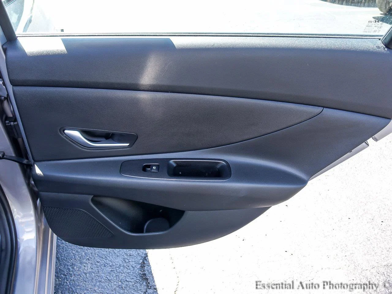 Used 2025 Fluid Metal Hyundai SE image 19