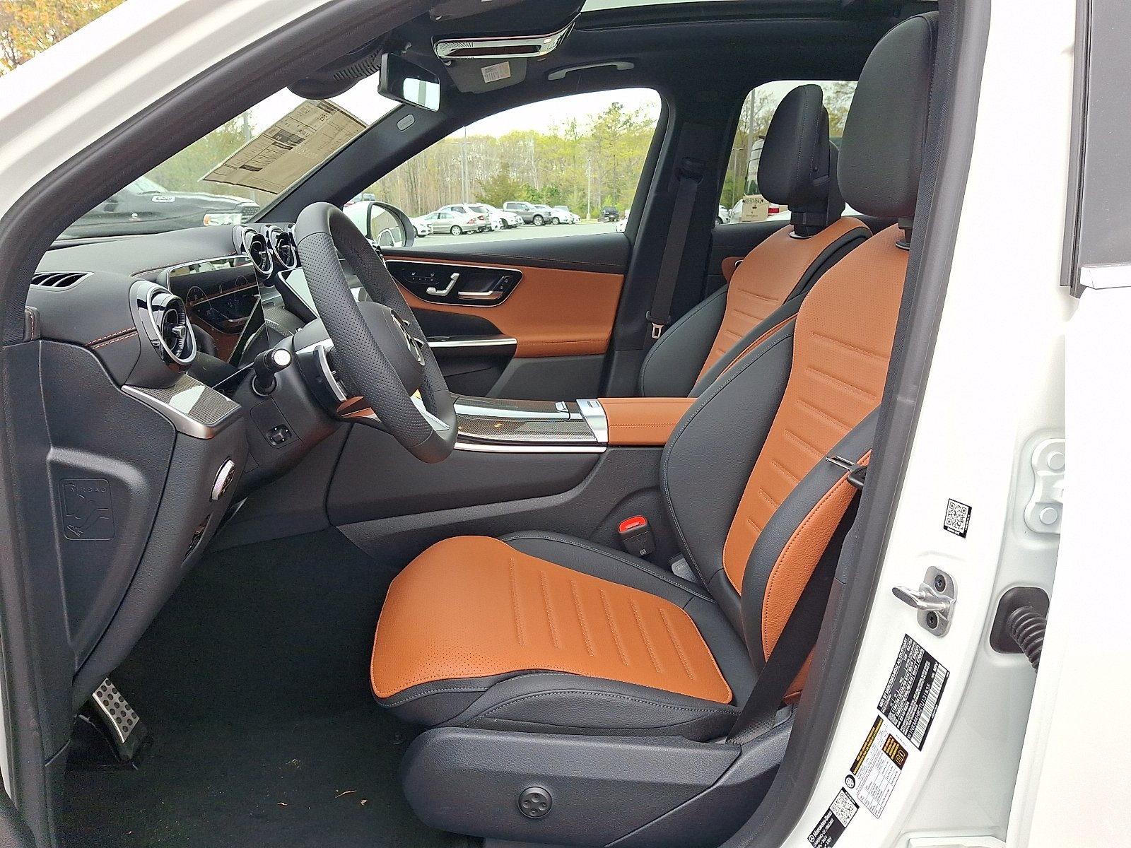 New 2026 Polar White Mercedes-Benz GLC 300 image 8