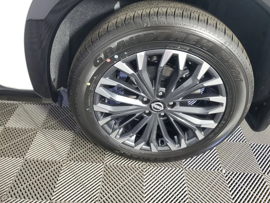 New 2026 White Nissan Platinum image 30