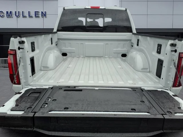 New 2026 Oxford White Ford XLT image 37