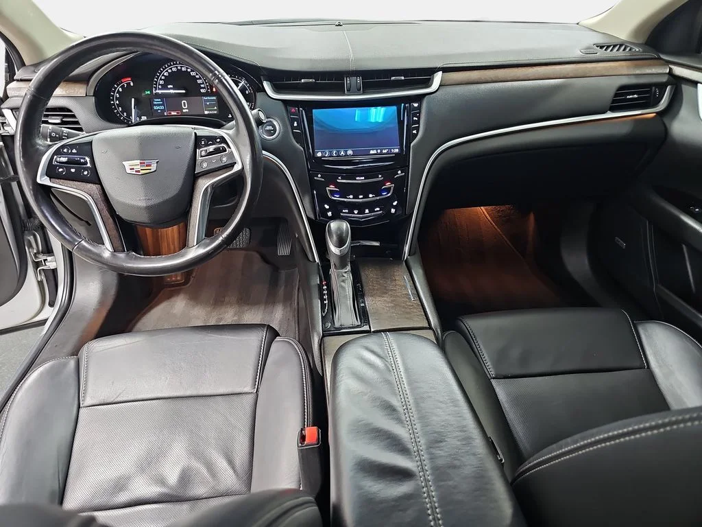 Used 2018 Silver Cadillac Luxury image 10