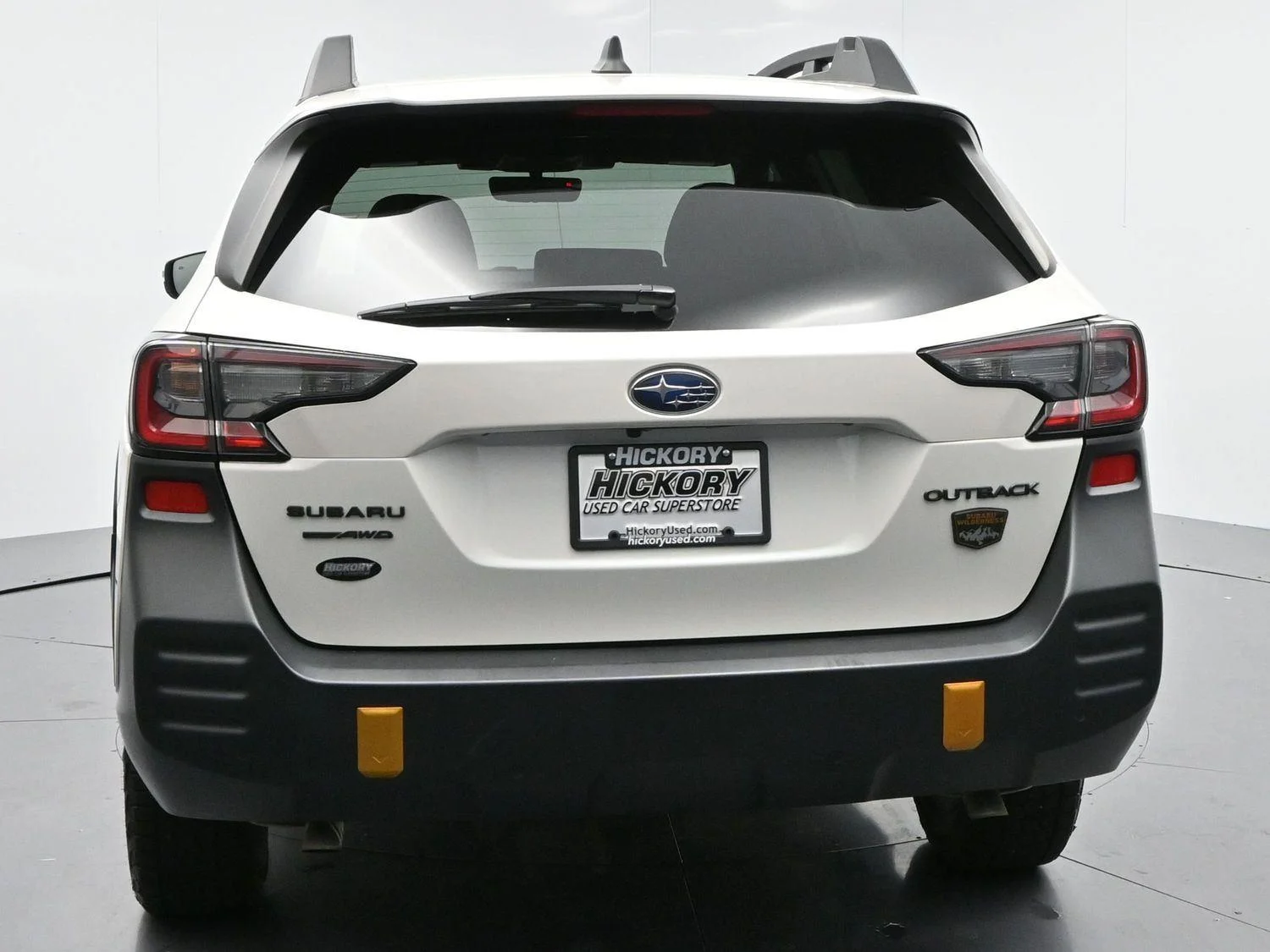 Used 2024 Crystal White Pearl Subaru Wilderness image 6
