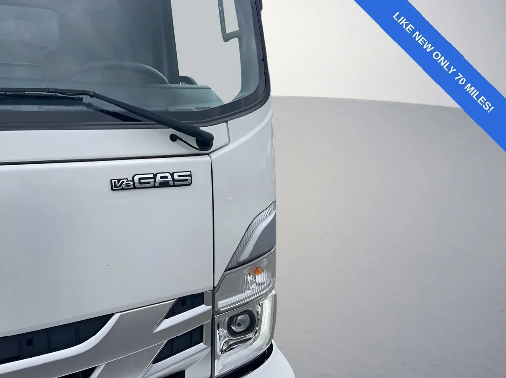 Used 2024 Arc White Chevrolet 1WT image 30