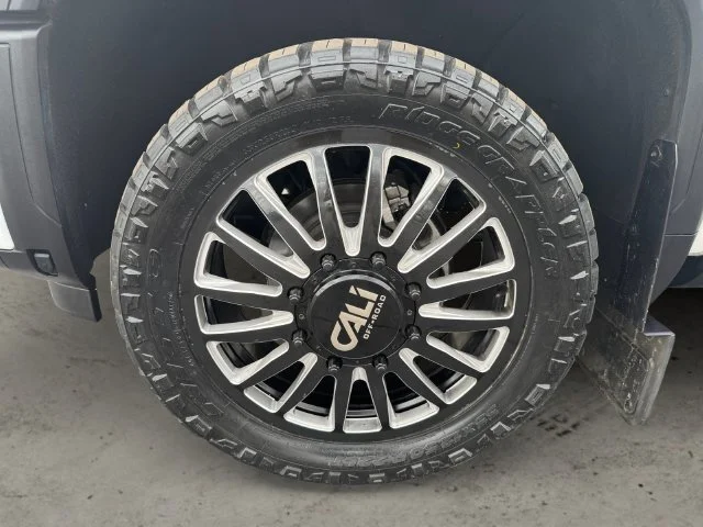 Used 2024 White GMC Denali image 10