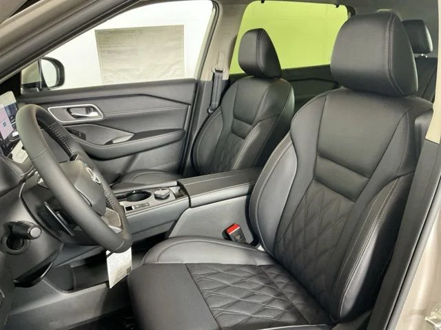 New 2026 Silver Nissan Platinum image 17