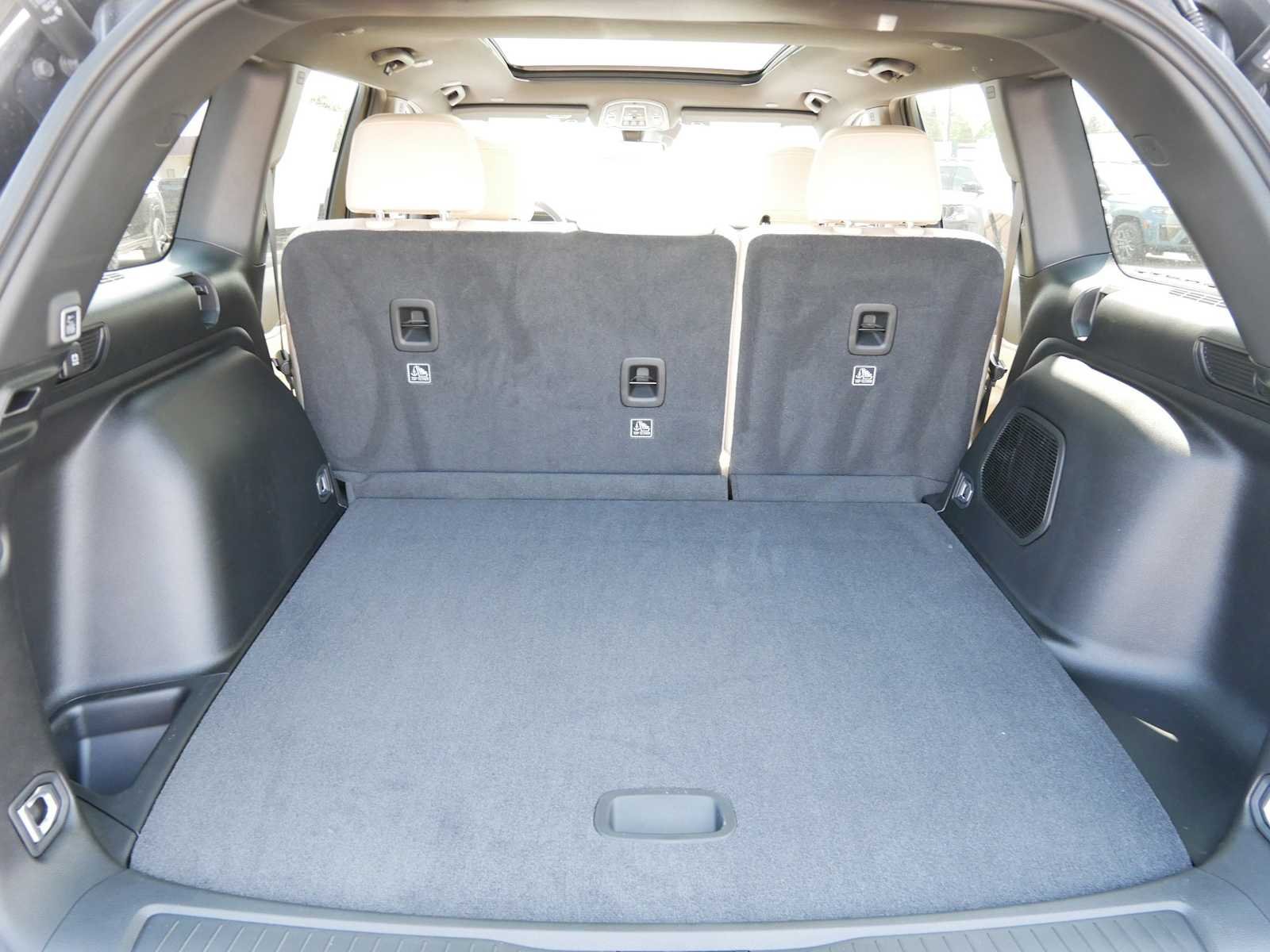 New 2026 Baltic Gray Metallic Clear-Coat Exterior Paint Jeep Limited image 13