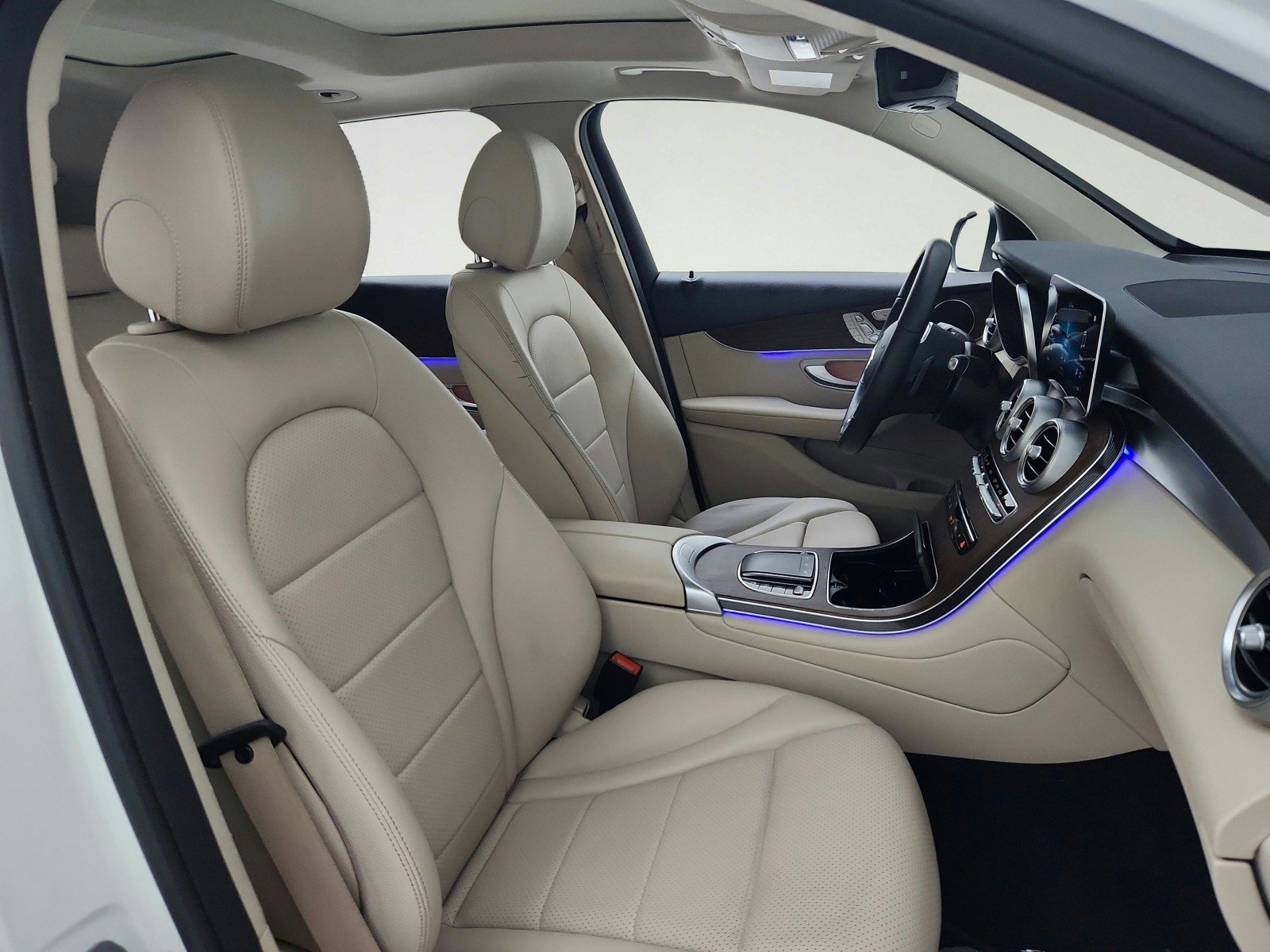 Certified Used 2022 Polar White Mercedes-Benz GLC 300 image 19