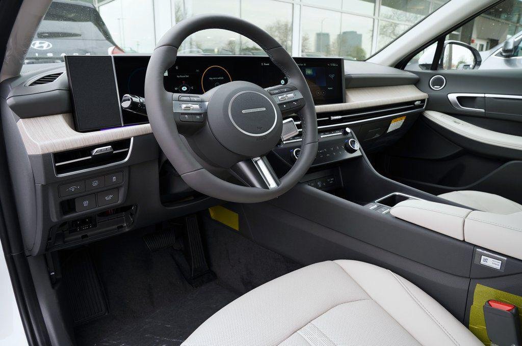 2025 Hyundai Sonata Hybrid Limited - Photo 13