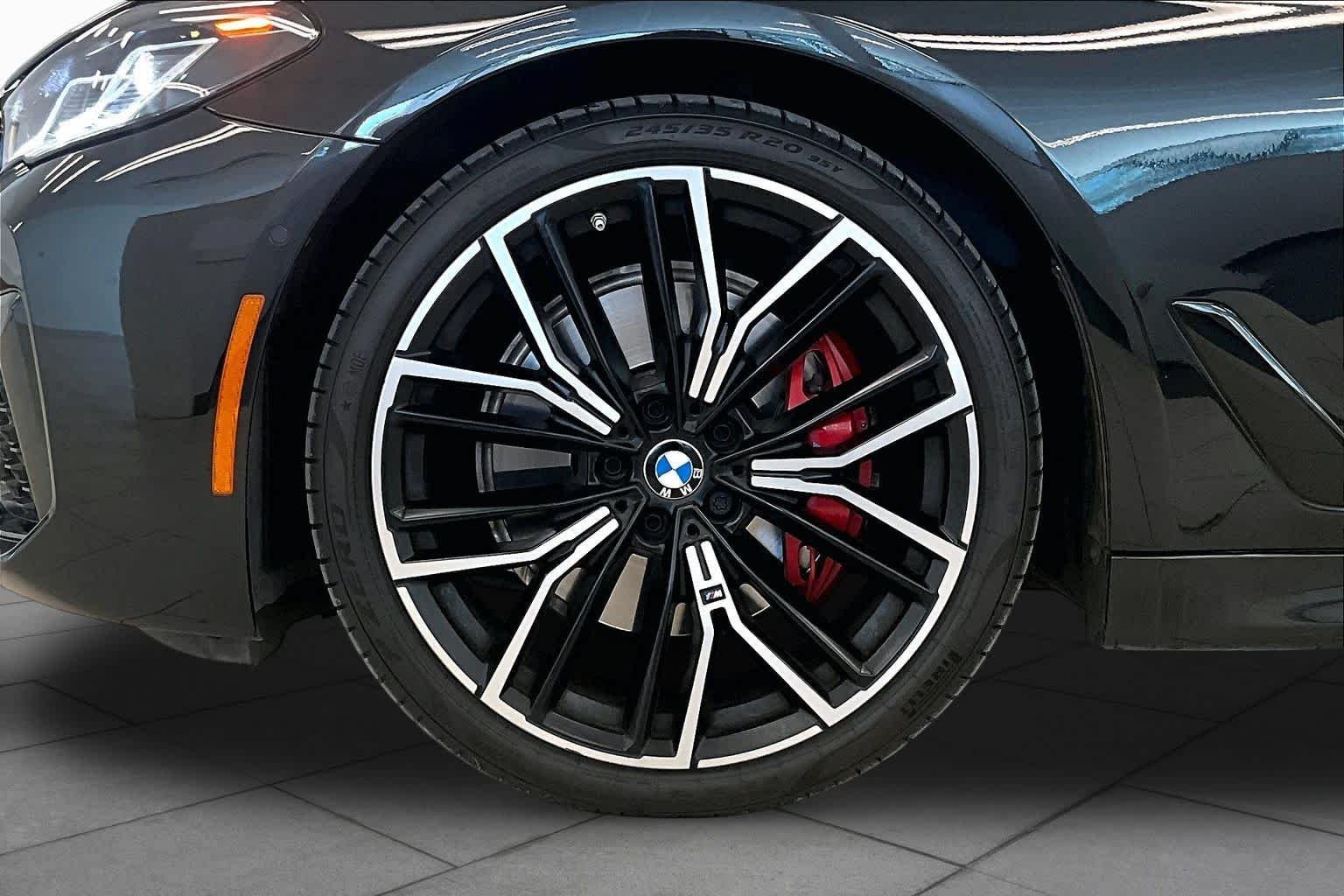 Used 2023 Black Sapphire Metallic BMW 530i image 9