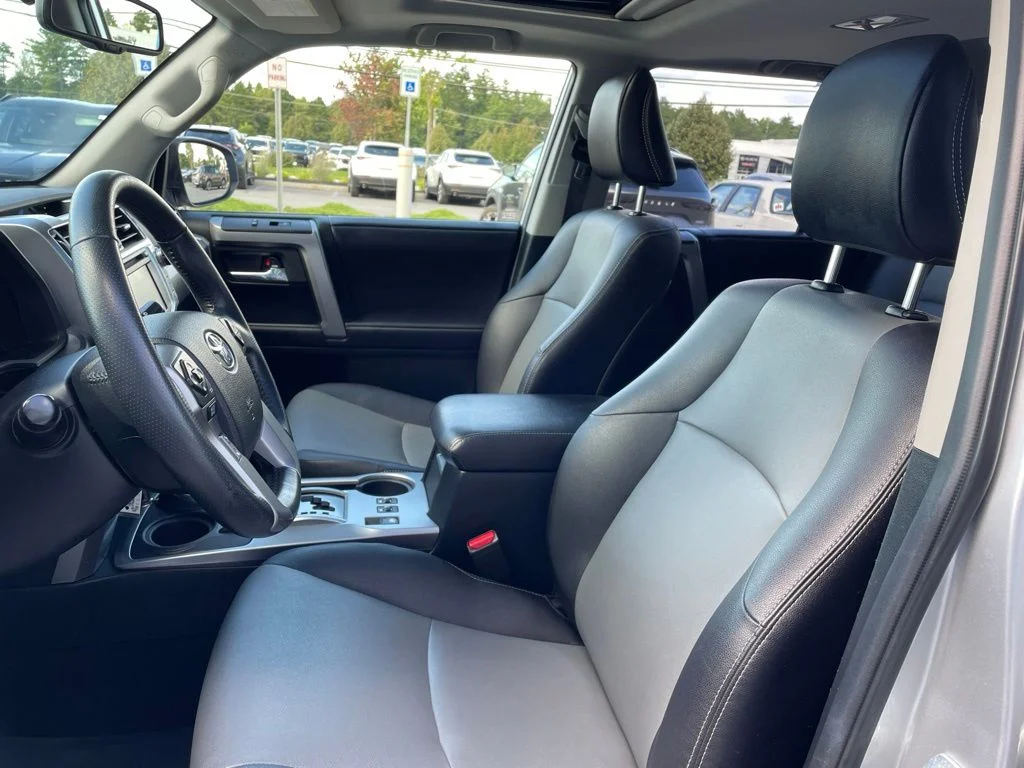 Used 2018 Classic Silver Metallic Toyota SR5 Premium image 12