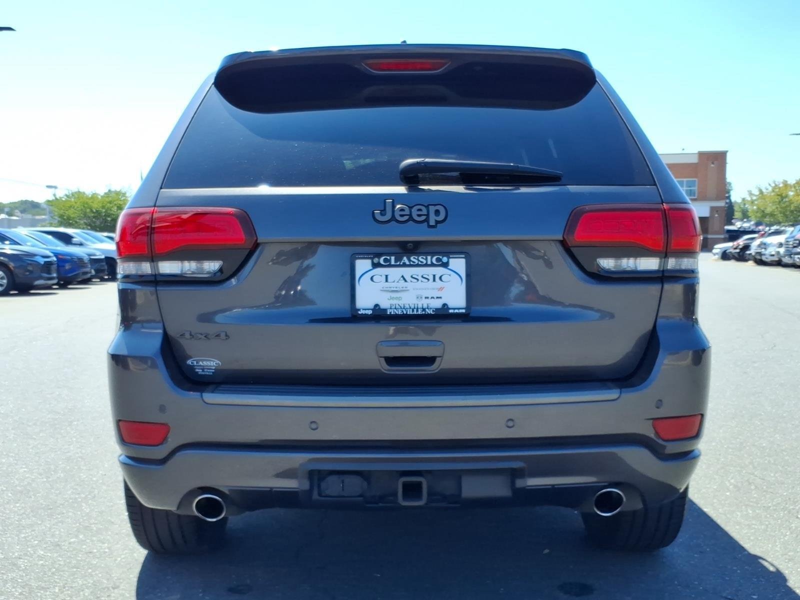 Used 2016 Brilliant Black Crystal Pearlcoat Jeep Limited 75th Anniversary image 16