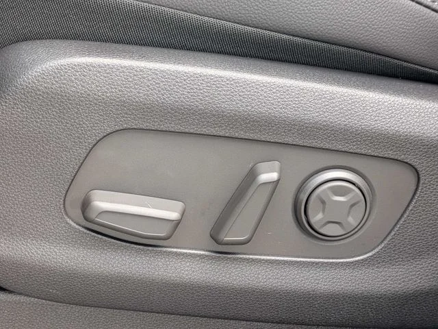 New 2026 Ceramic Silver Kia SX Prestige image 23