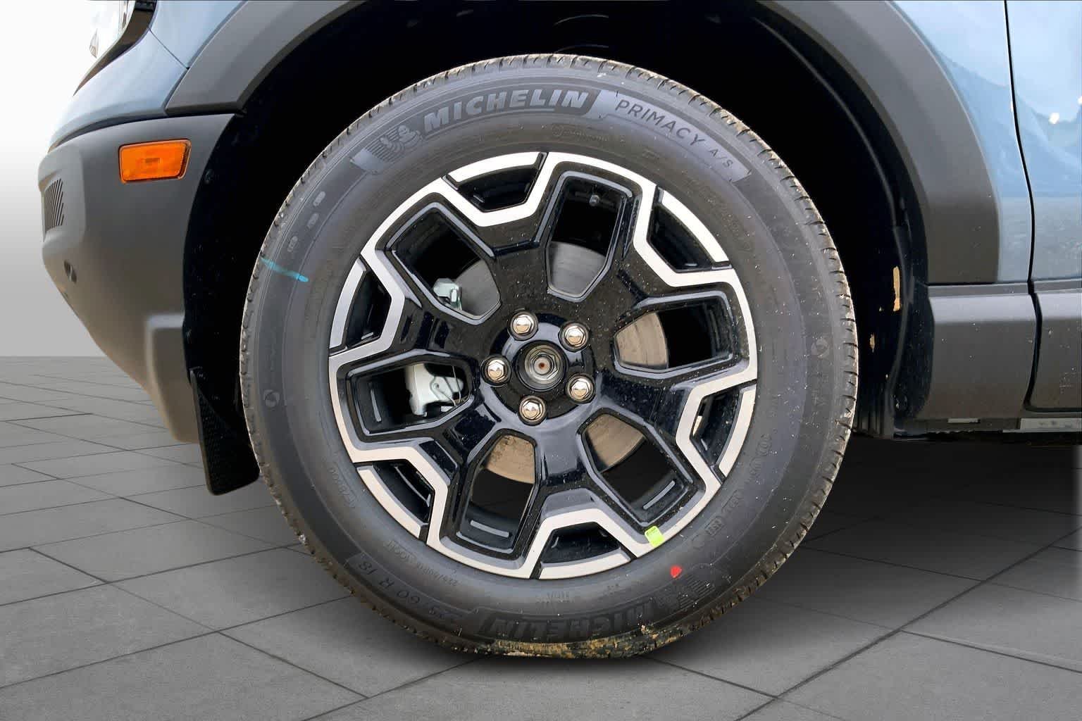New 2026 Azure Gray Metallic Tri-Coat Ford Outer Banks® image 8