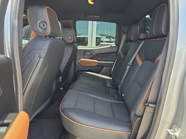 2025 GMC Canyon AT4 - Photo 15