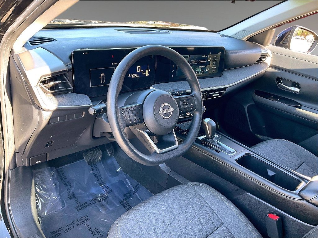 Used 2025 Super Black Nissan SV image 8