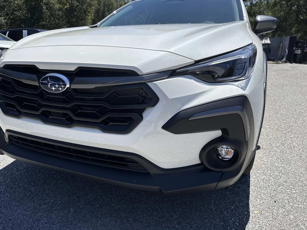 New 2026 CRYSTAL WHITE PEARL Subaru Limited image 9
