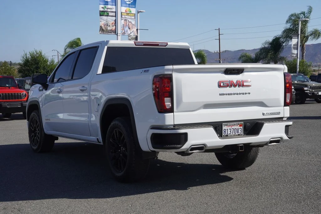 Used 2023 White GMC Elevation image 2