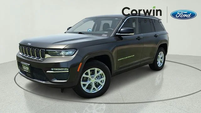 Used 2023 Rocky Mountain Pearlcoat Jeep Limited image 1