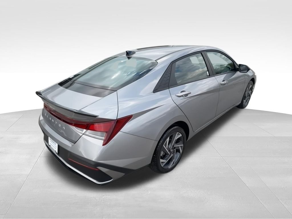 Certified Used 2025 Silver Hyundai SEL Sport image 8