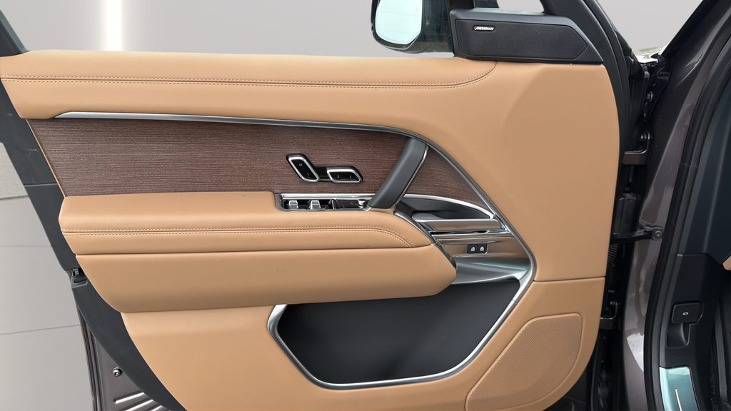 New 2026 Charente Grey Land Rover SE image 23