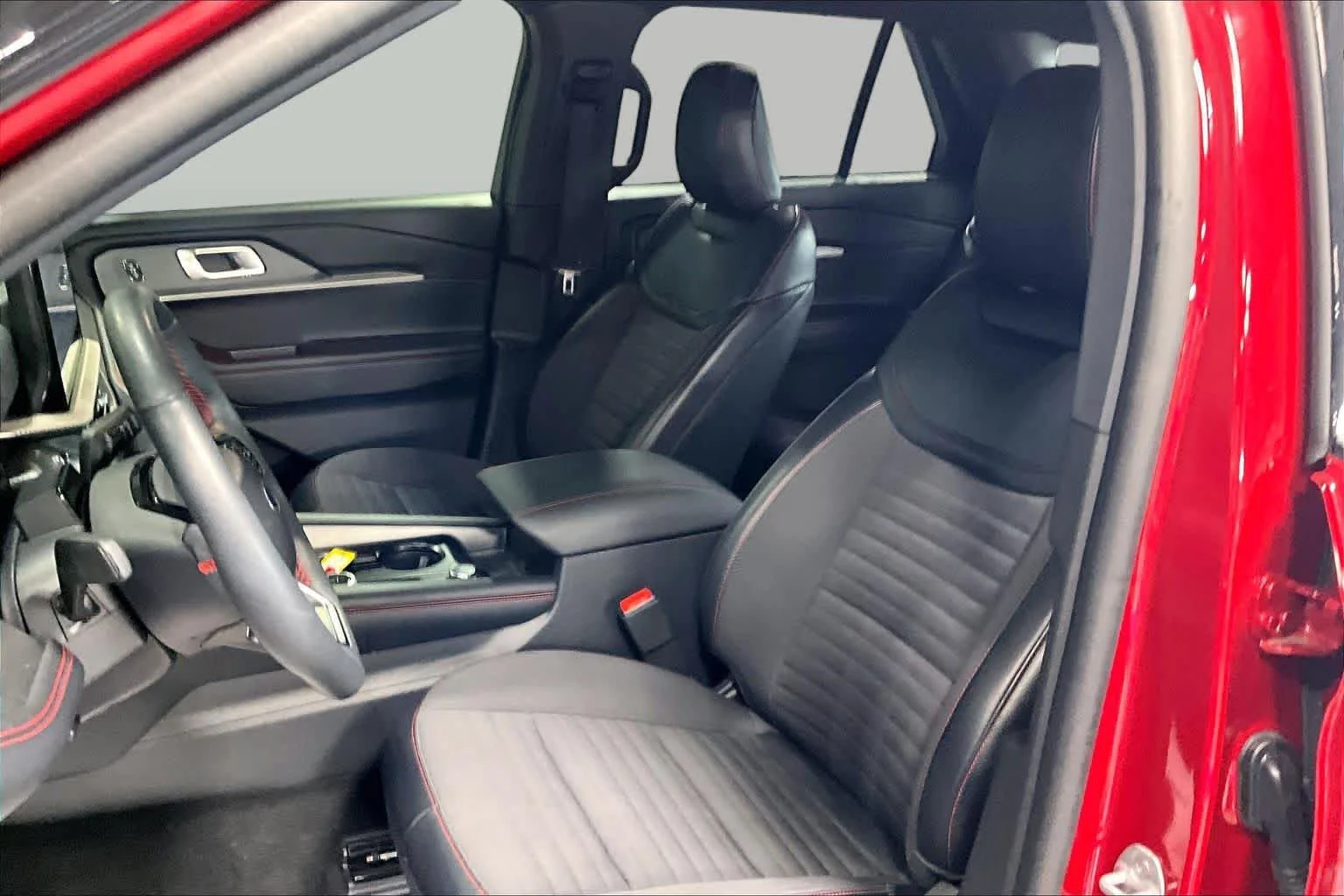 Certified Pre-Owned 2025 Ford Explorer ST-Line
