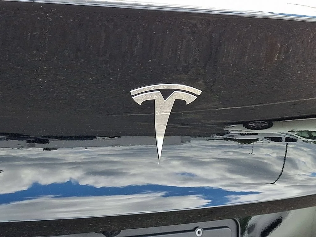 Used 2023  Tesla Long Range image 31