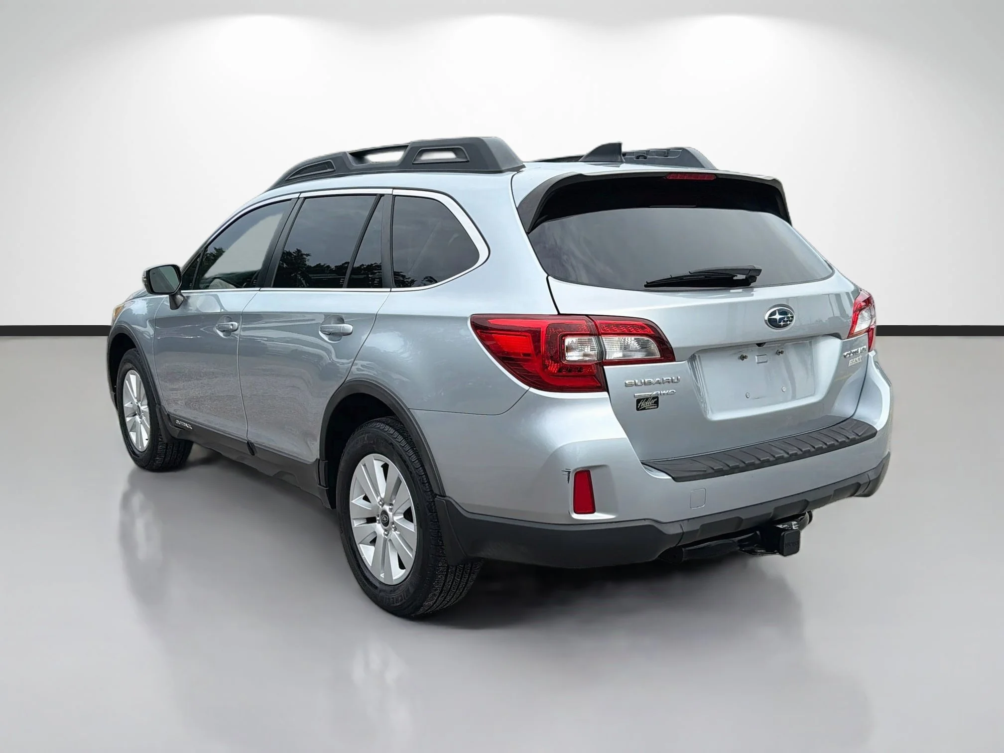Used 2016 Ice Silver Metallic Subaru 2.5i Premium image 5