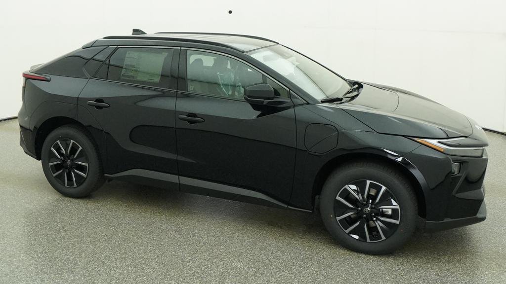 New 2026 Midnight Black Metallic Toyota XLE image 12