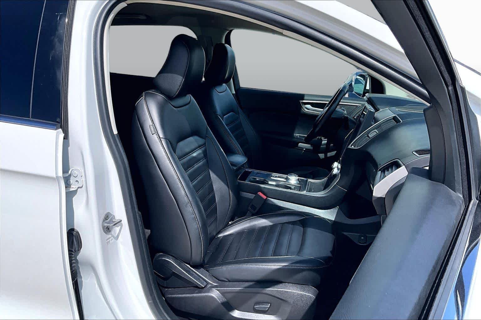 Used 2023 Oxford White Ford SEL image 9