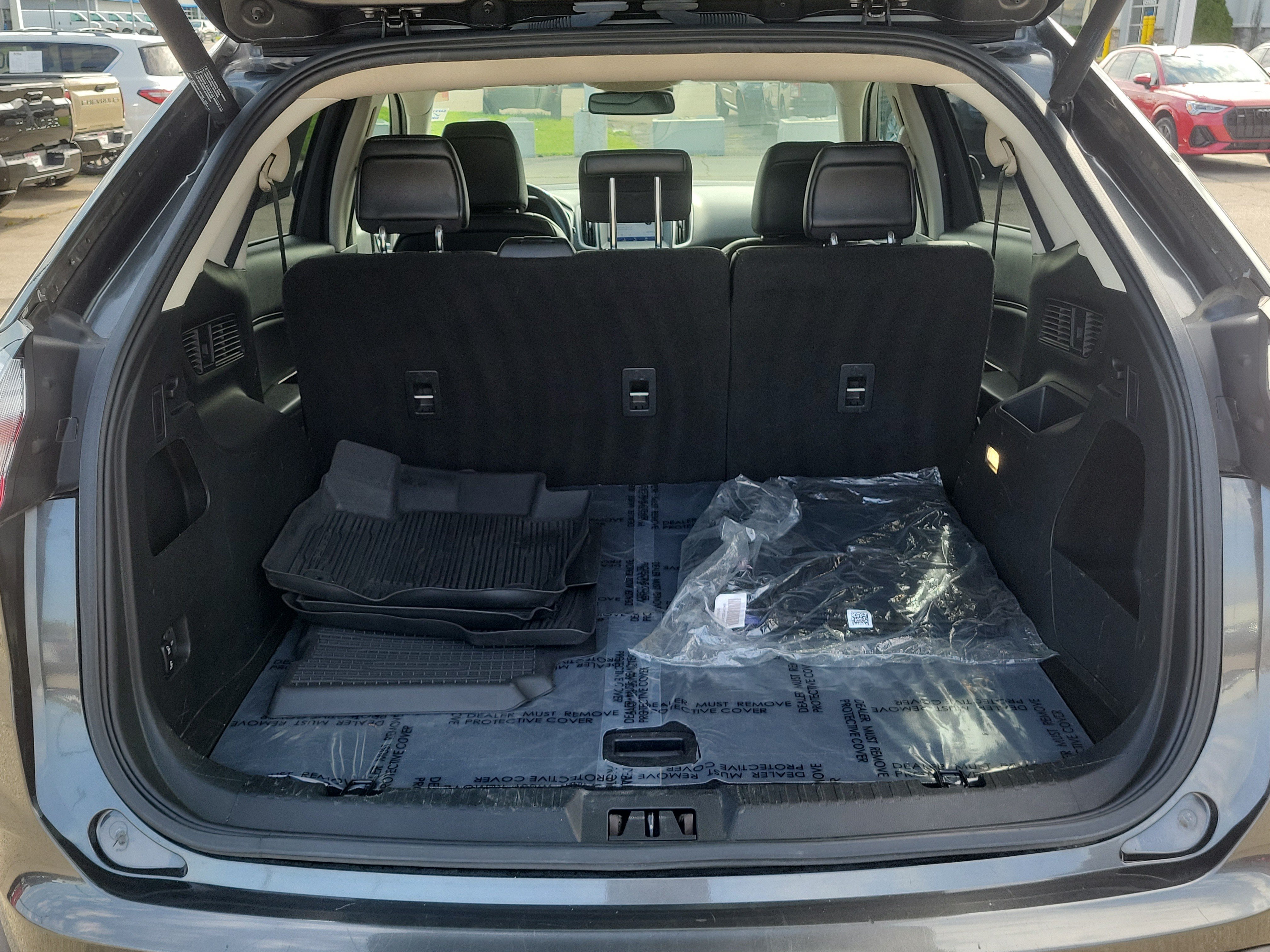 Used 2020 Gray Ford SEL image 9