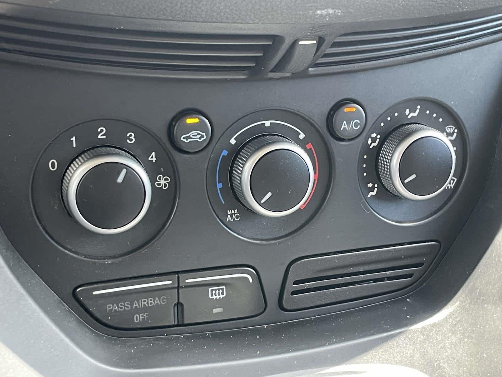 Used 2014 Ingot Silver Metallic Ford SE image 26