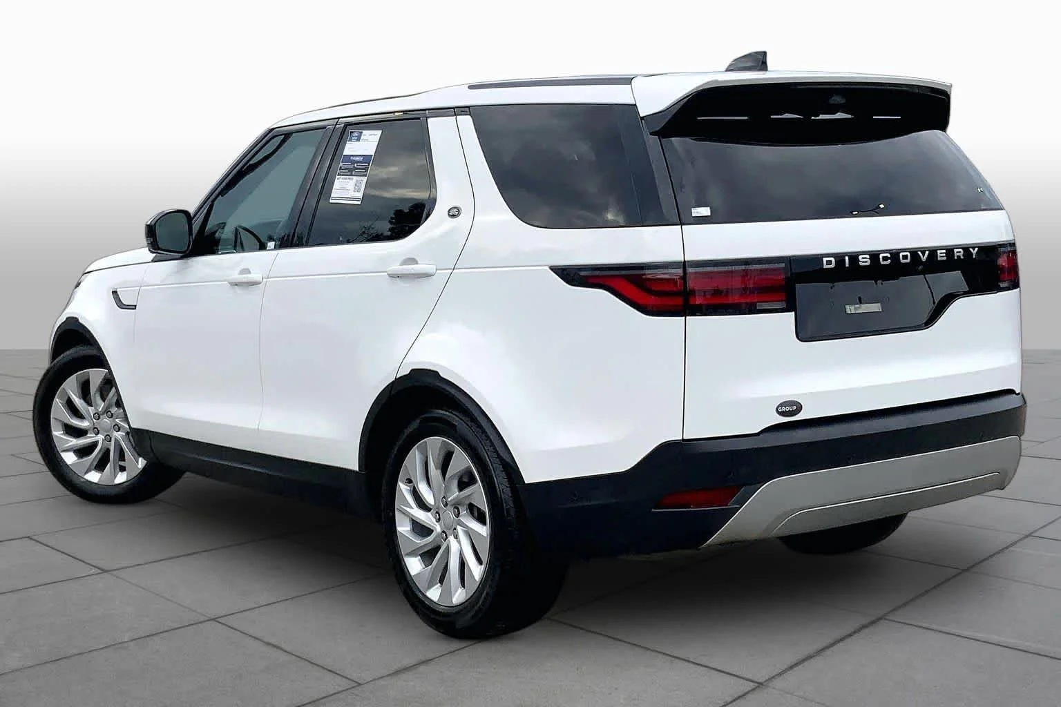 Used 2024 Fuji White Land Rover S image 12