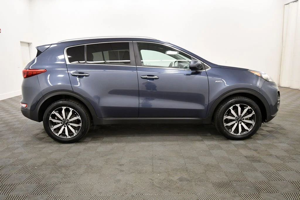 Used 2017 Blue Kia EX image 9