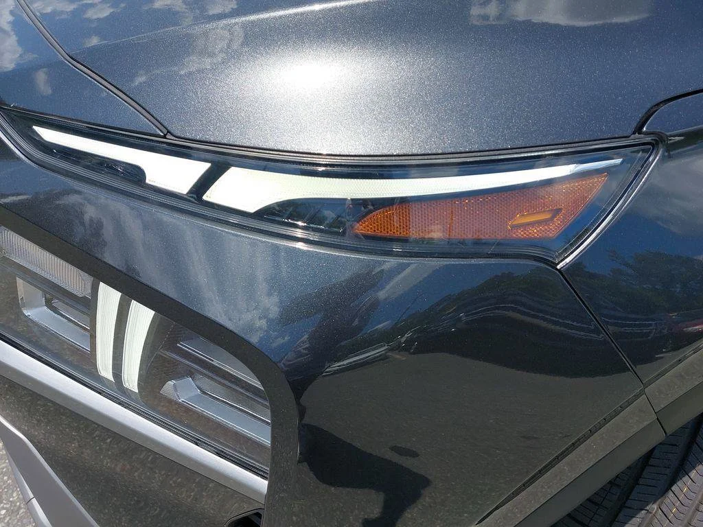 Used 2023 Gray Hyundai SEL image 29