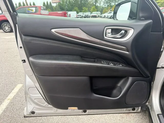 Used 2020 Silver INFINITI PURE AWD image 10
