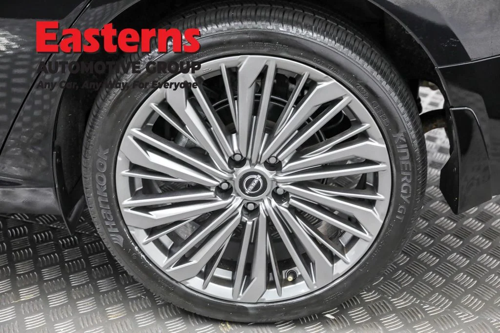 Used 2024 Black Nissan 2.5 SL image 32
