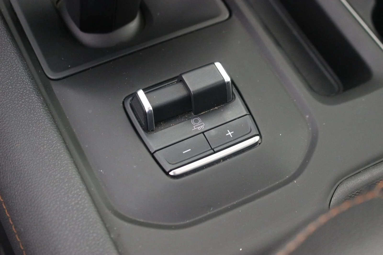 Used 2025 Sterling Metallic GMC AT4 image 26
