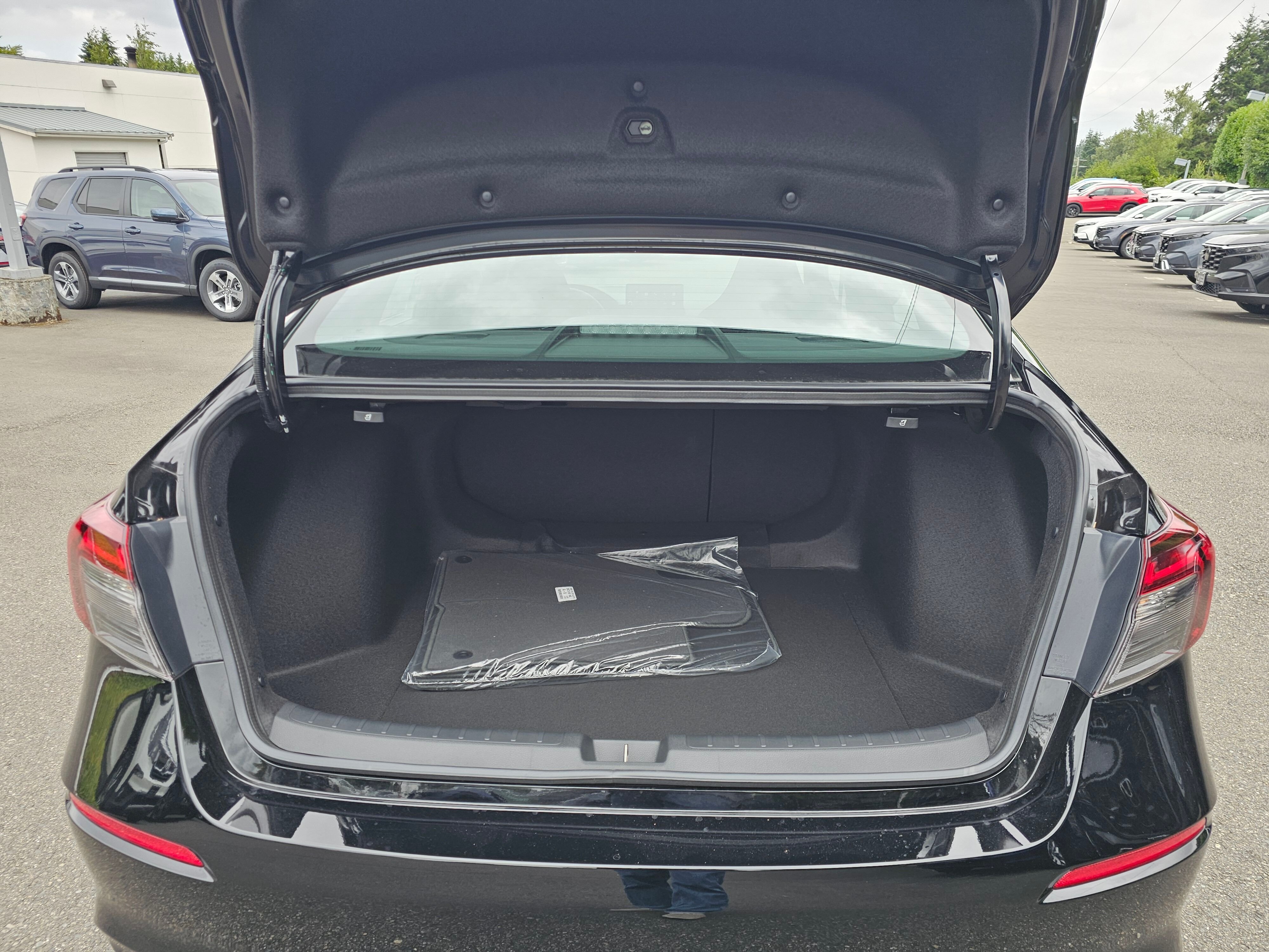 New 2026 Crystal Black Pearl Honda Si image 17