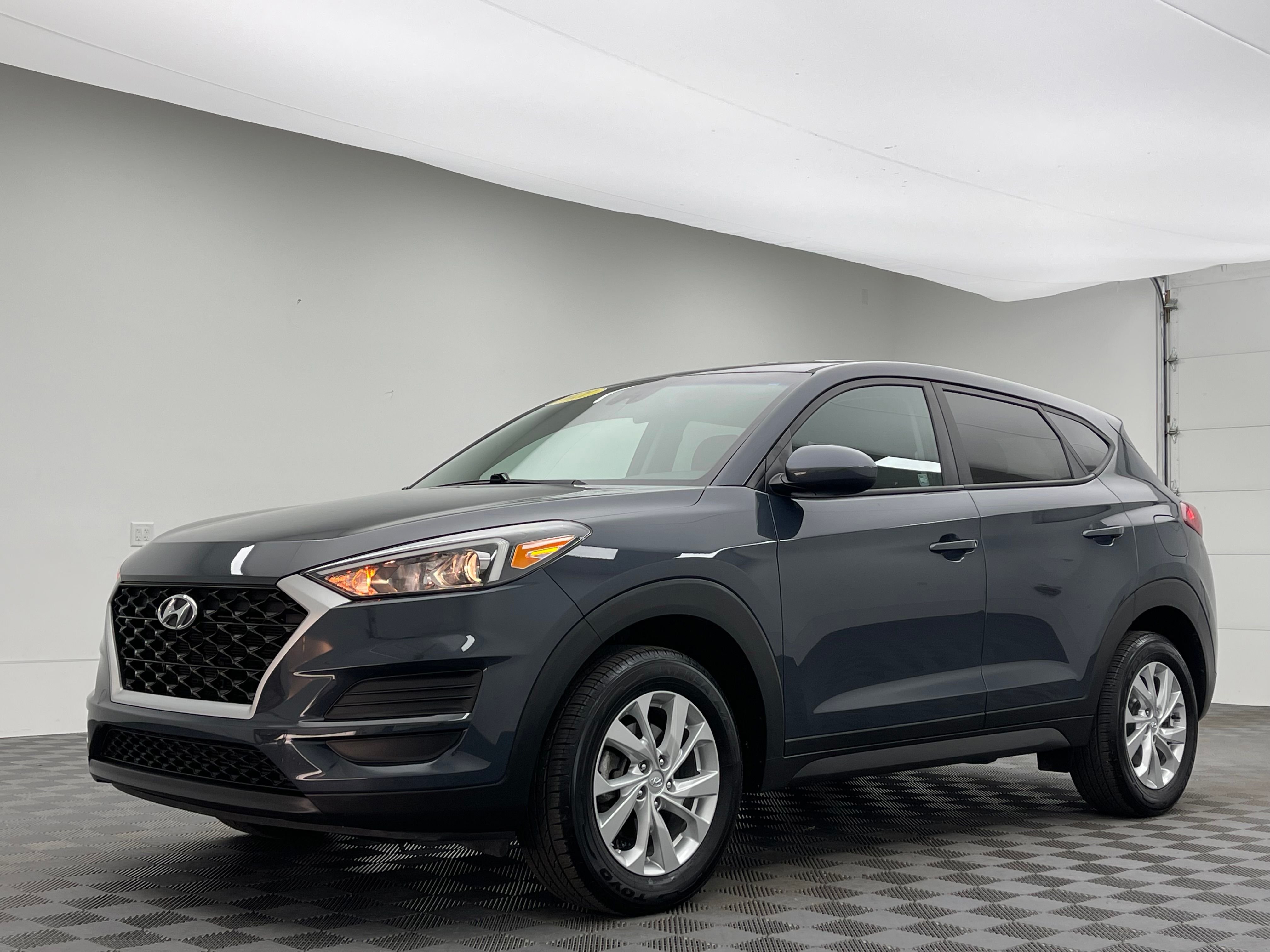 Used 2021 Dusk Blue Hyundai SE image 2