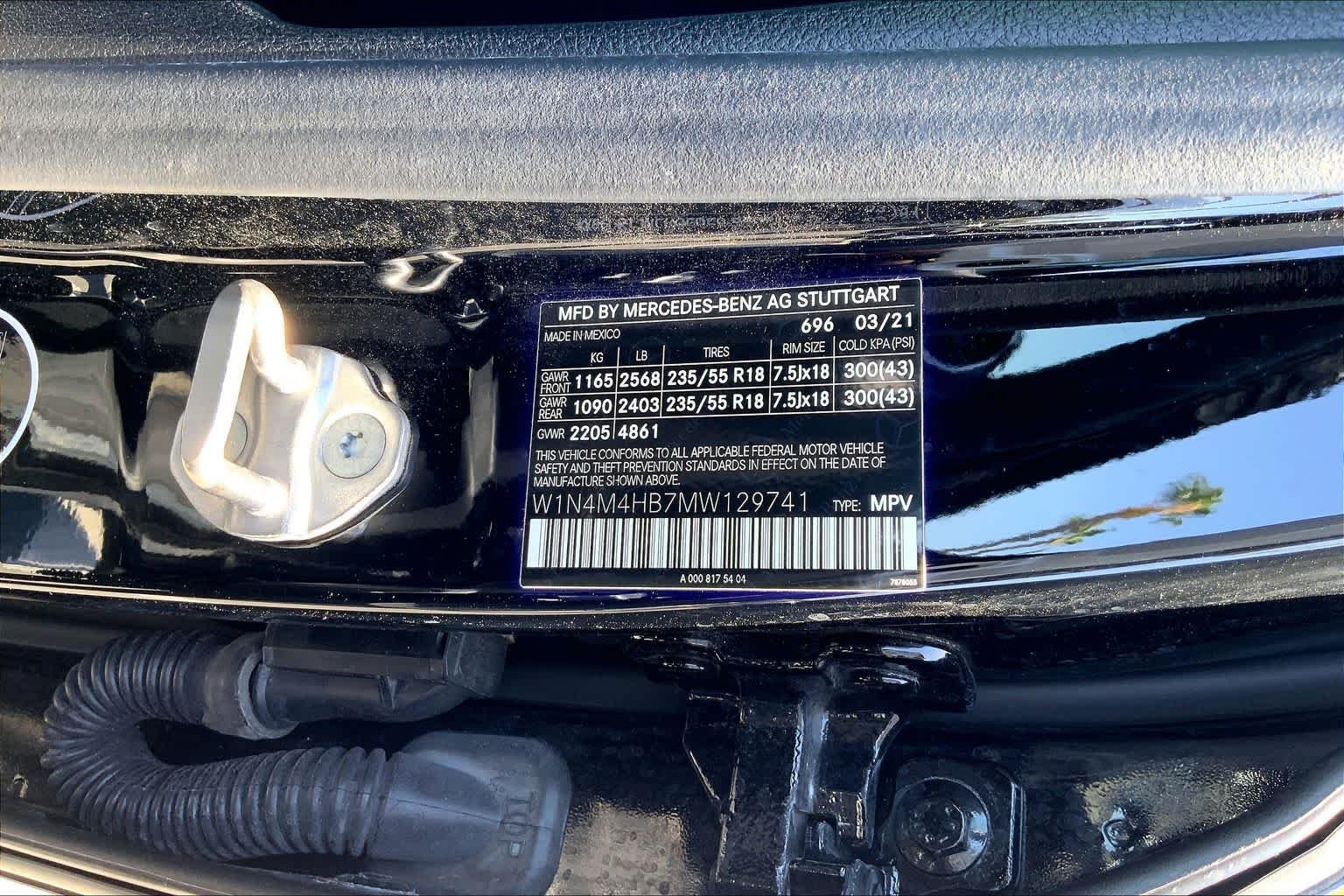 Used 2021 Night Black Mercedes-Benz GLB 250 image 34