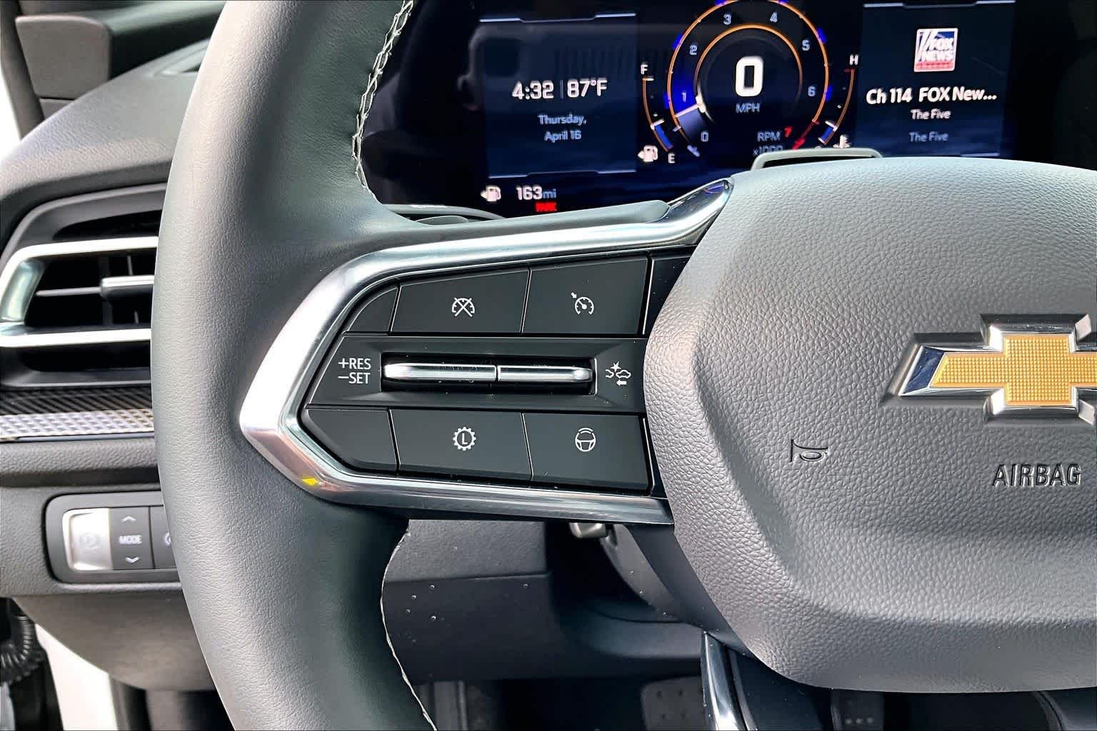 Used 2025 Iridescent Pearl Tricoat Chevrolet FWD High Country image 23