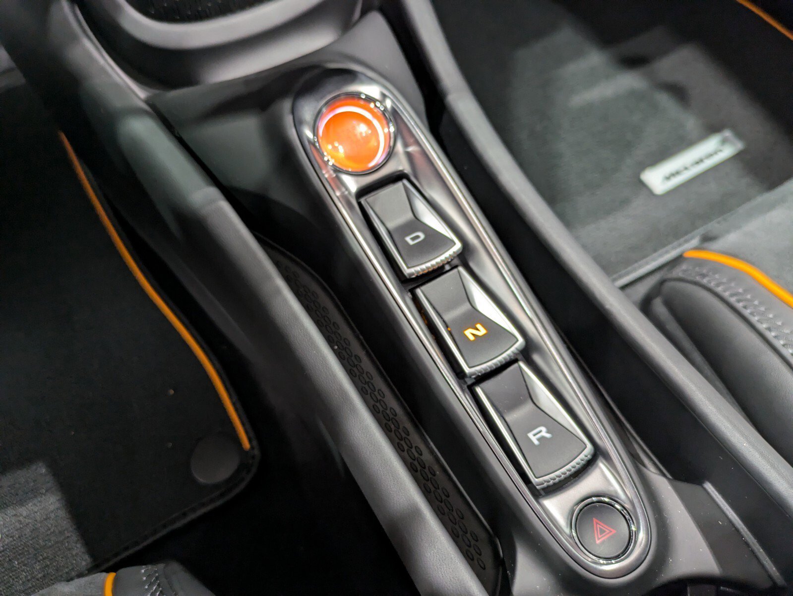 2025 McLaren Artura Vision - Photo 16