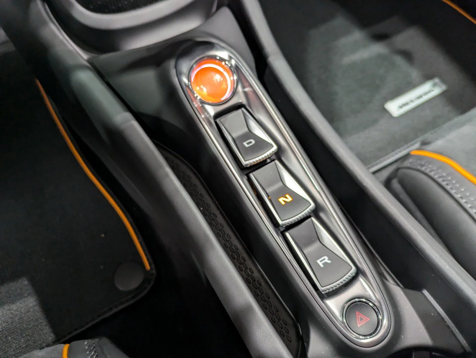 2025 McLaren Artura Vision - Photo 16