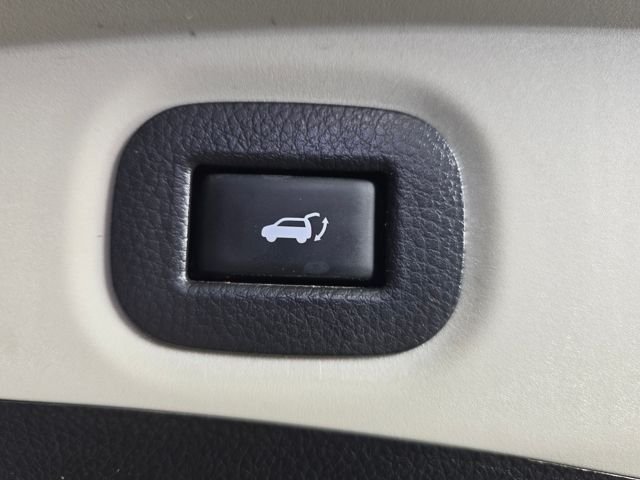 Used 2020 Brilliant Silver Metallic Nissan SV image 30