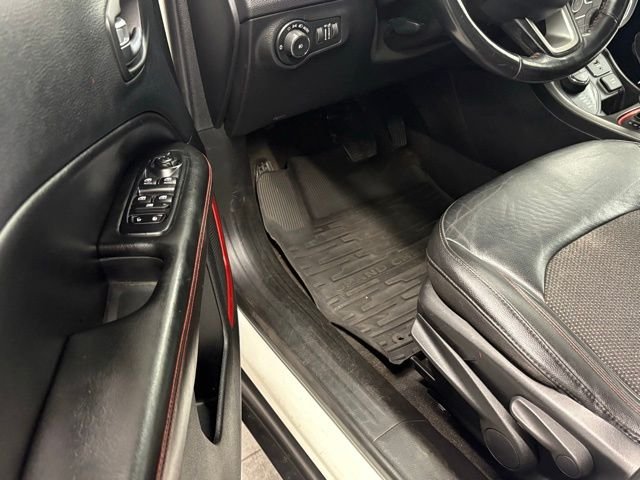 Used 2020 White Jeep Trailhawk image 11