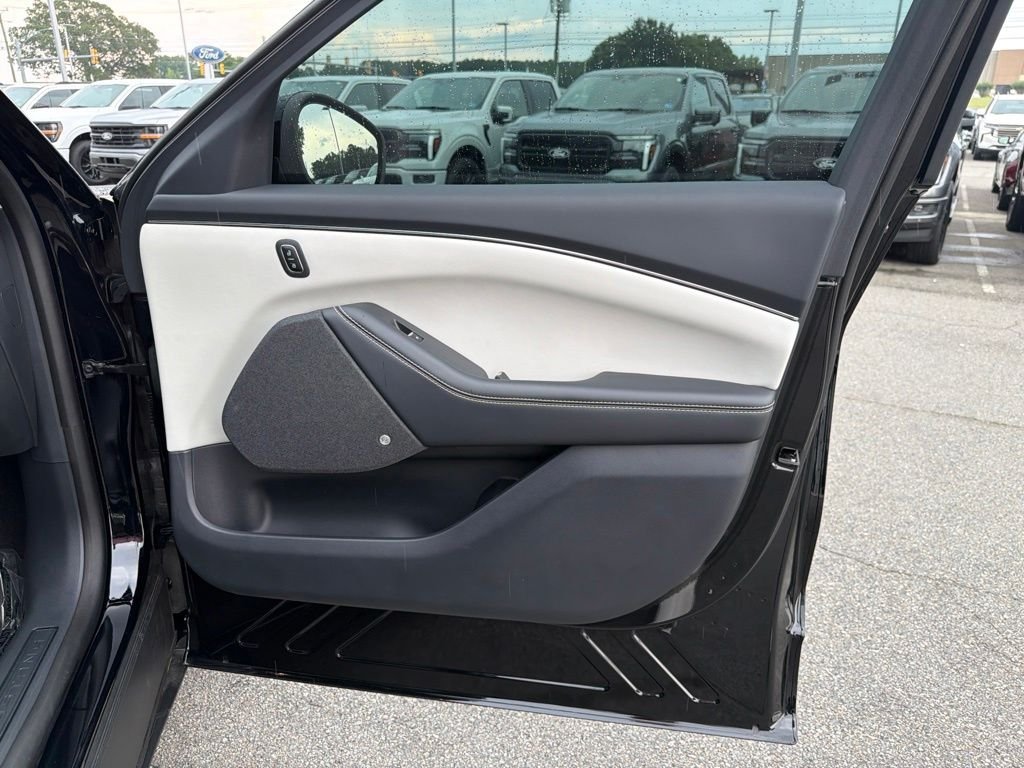 Used 2025 Shadow Black Ford Premium image 23