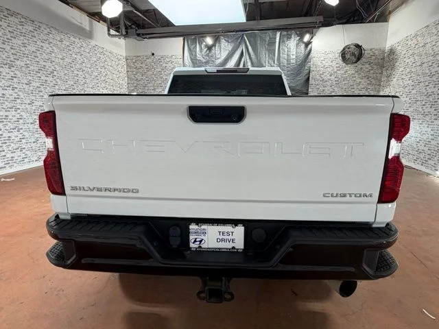 Used 2022 Summit White Chevrolet Custom image 5