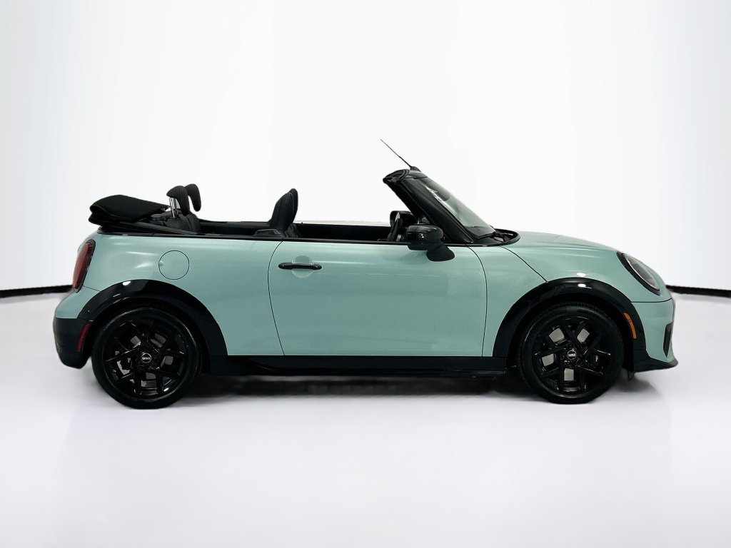 Used 2026 Green MINI Iconic image 4